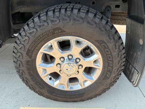 Used 2023 RAM 2500 Laramie AWD/4WD image 11
