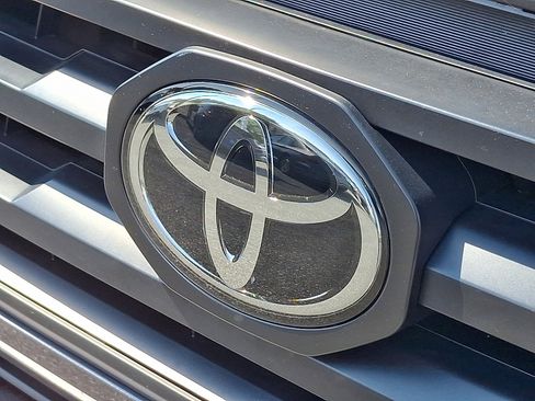 Used 2022 Toyota Tacoma SR image 30