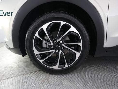 Used 2023 Chevrolet Bolt EUV Premier FWD image 19