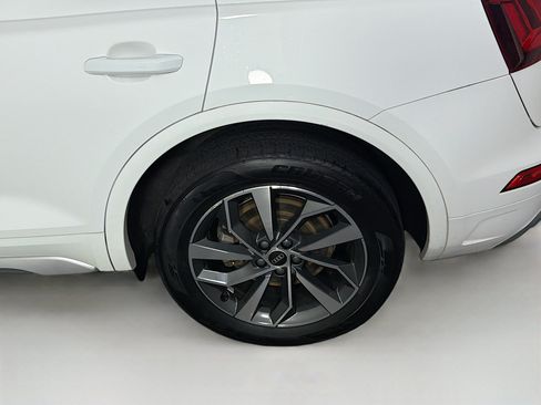 Used 2022 Audi Q5 2.0T Premium Plus w/ Premium Plus Package AWD/4WD image 11