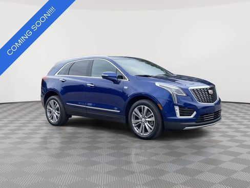 Used 2025 Cadillac XT5 Premium Luxury w/ LPO, Floor Liner Package AWD/4WD image 2