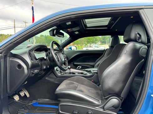 Used 2023 Dodge Challenger R/T w/ Plus Package image 16