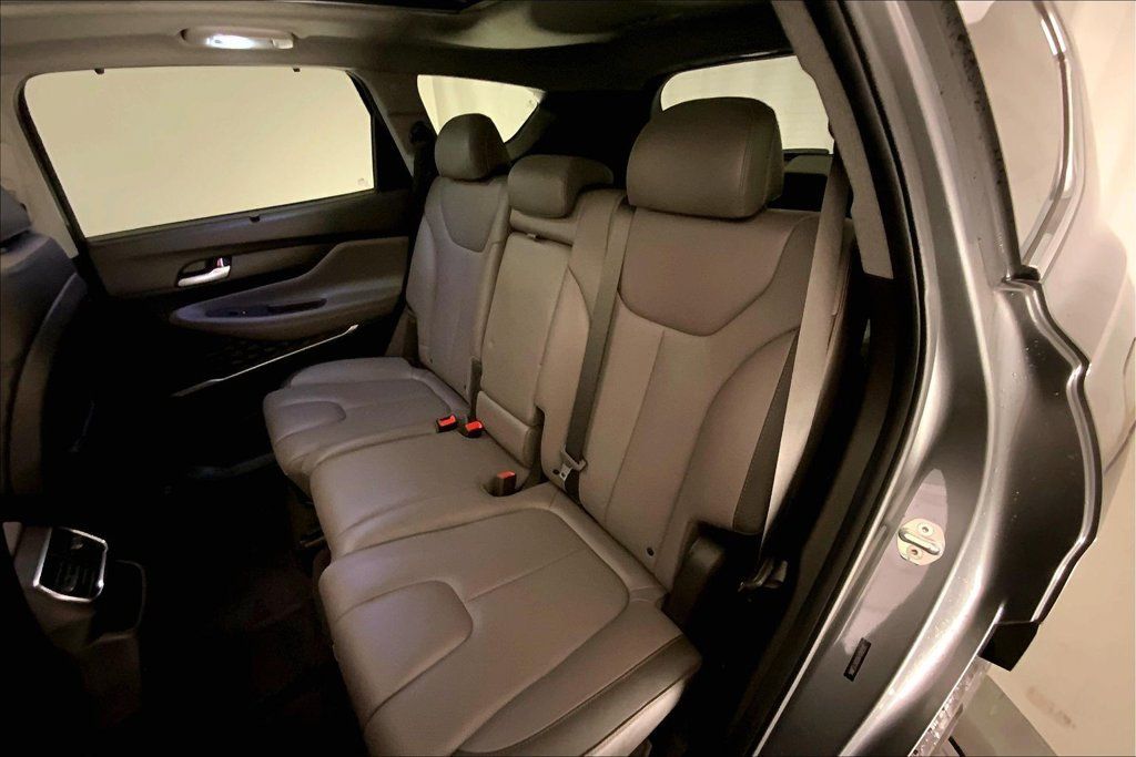 Used 2019 Hyundai Santa Fe Limited FWD image 14