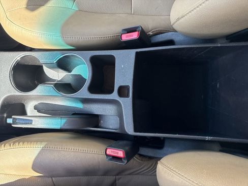 Used 2013 Hyundai Elantra Limited w/ Technology Pkg FWD image 23