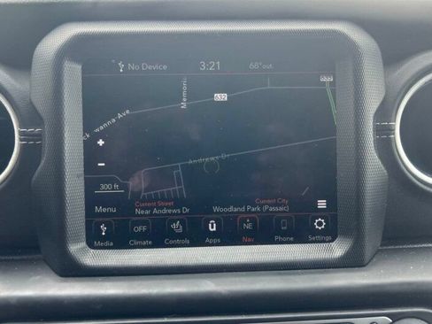 Used 2022 Jeep Wrangler Unlimited Sahara w/ Cold Weather Group AWD/4WD image 14