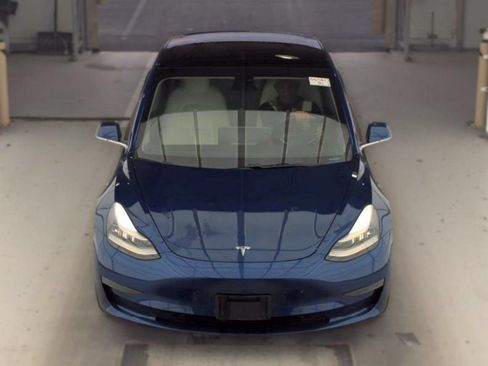 Used 2019 Tesla Model 3 Standard Range Plus RWD image 2