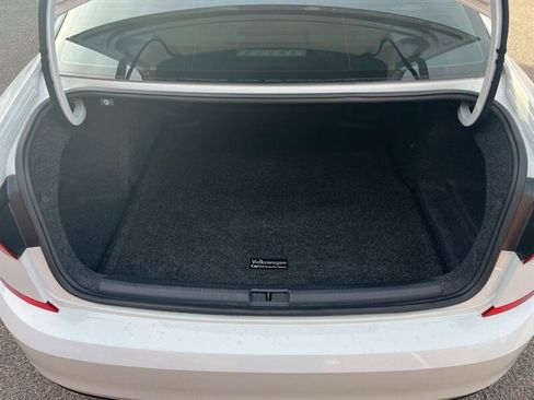 Used 2020 Volkswagen Passat 2.0T R-Line image 11