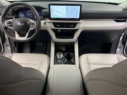 Used 2025 Ford Explorer Active w/ Active Comfort Package image 43