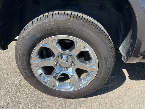 Used 2017 RAM 1500 Laramie w/ Convenience Group AWD/4WD image 8