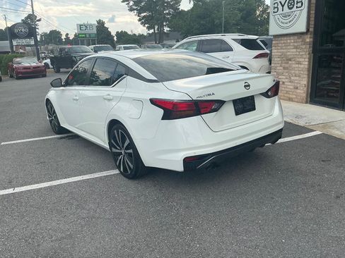 Used 2020 Nissan Altima 2.5 SR FWD image 3