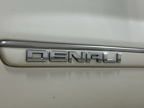 Used 2013 GMC Acadia Denali AWD/4WD image 28