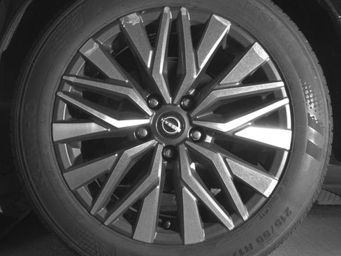 Used 2025 Nissan Altima 2.5 SV FWD image 14
