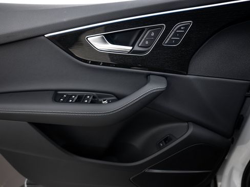 New 2026 Audi Q7 Premium Plus image 13