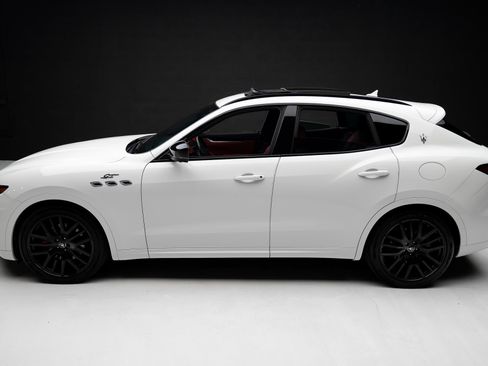 Used 2022 Maserati Levante GT AWD/4WD image 17