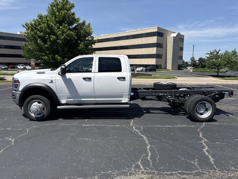 New 2026 RAM 5500 Tradesman AWD/4WD image 5