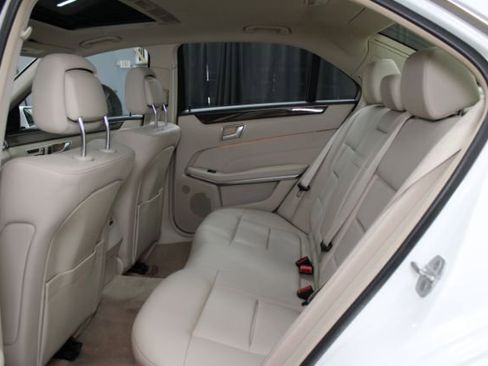 Used 2016 Mercedes-Benz E 350 4MATIC image 22