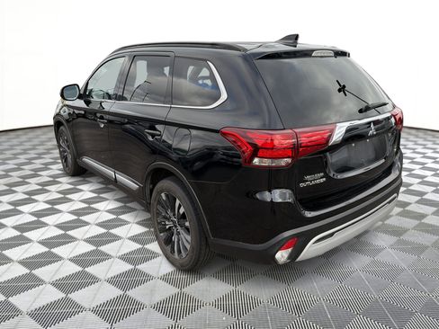 Used 2020 Mitsubishi Outlander SEL image 3