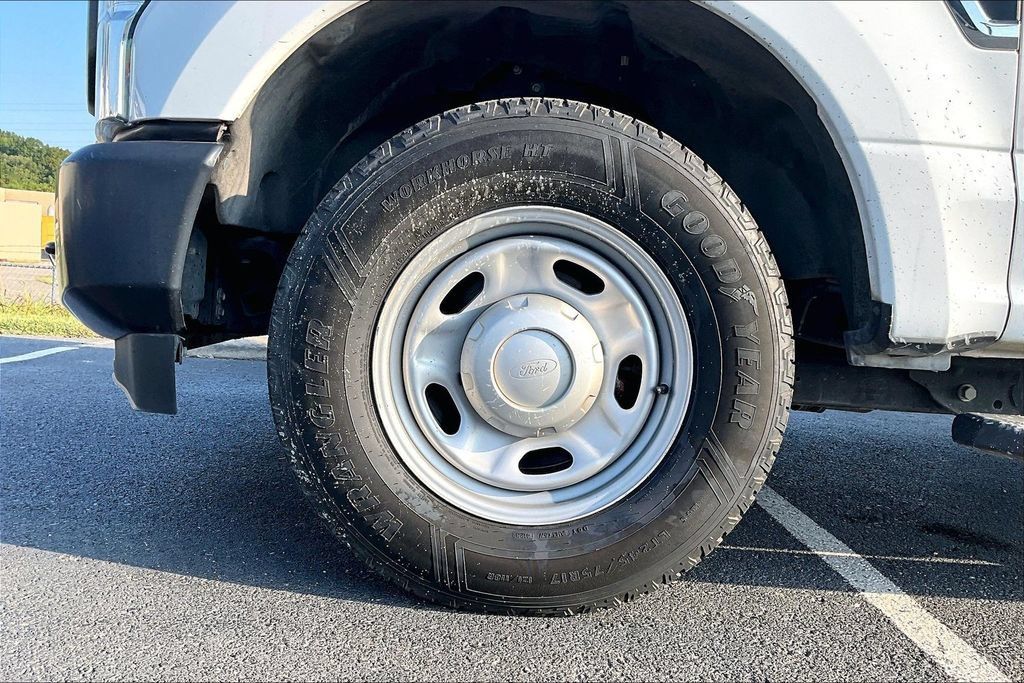 Used 2021 Ford F250 XL RWD image 2