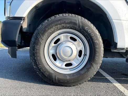 Used 2021 Ford F250 XL RWD image 2