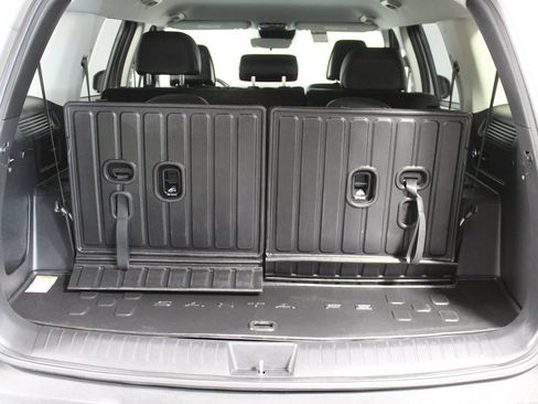 Used 2025 Hyundai Santa Fe SEL FWD image 25
