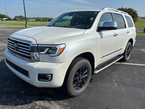 Used 2018 Toyota Sequoia Platinum AWD/4WD image 1