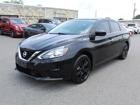 Used 2019 Nissan Sentra SV w/ Special Edition Package FWD image 3
