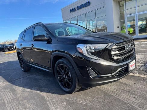 Used 2020 GMC Terrain SLE w/ Driver Convenience Package image 2