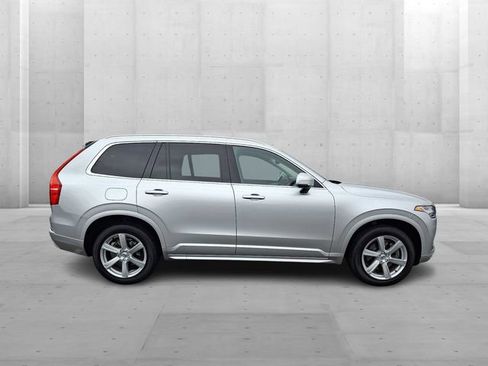 Used 2022 Volvo XC90 T5 Momentum AWD/4WD image 7