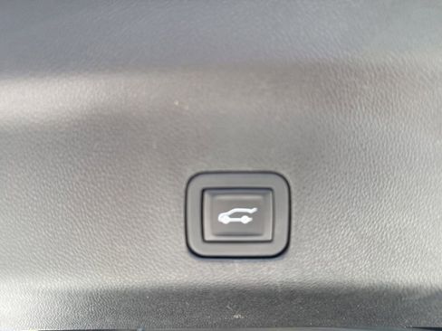 Used 2024 Chevrolet Suburban LT AWD/4WD image 25