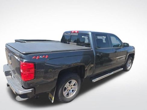 Used 2018 Chevrolet Silverado 1500 LT w/ All Star Edition AWD/4WD image 9