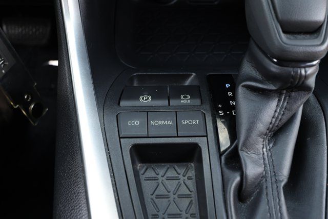 Used 2019 Toyota RAV4 LE FWD image 19