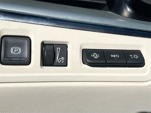 Used 2021 Cadillac XT5 Premium Luxury image 10