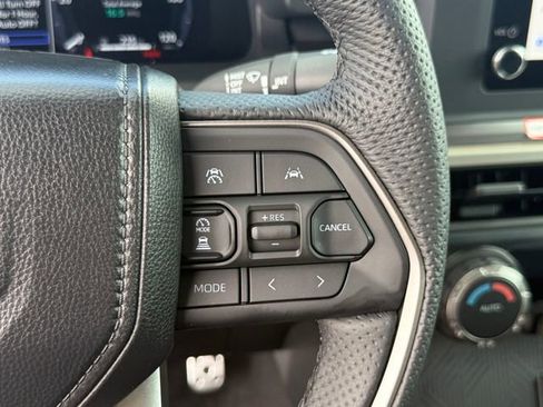 Used 2025 Toyota Tacoma TRD Sport image 19