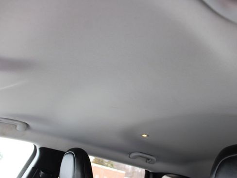 Used 2021 Jeep Cherokee Trailhawk w/ Comfort/Convenience Group image 19