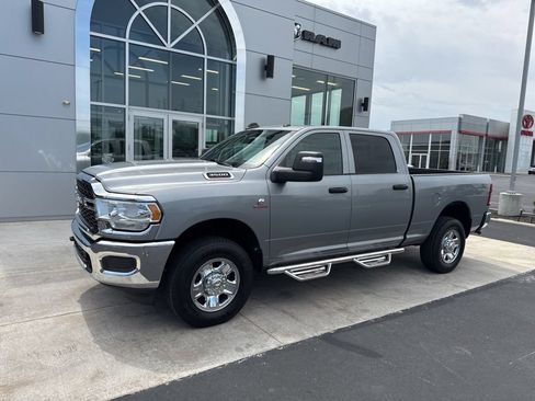 Used 2024 RAM 3500 Tradesman w/ Chrome Appearance Group AWD/4WD image 2