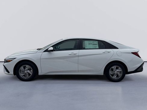 New 2026 Hyundai Elantra SE FWD image 6