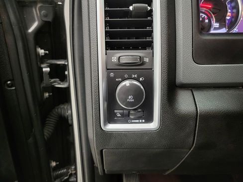 Used 2019 RAM 1500 Classic Warlock image 35