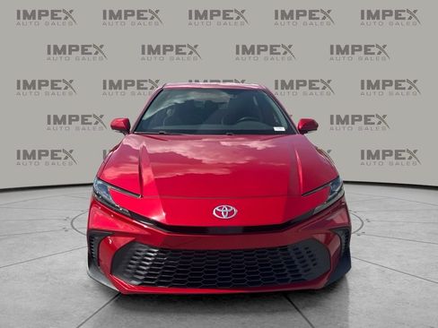 Used 2025 Toyota Camry SE FWD image 8