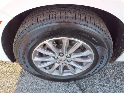 Used 2024 Buick Enclave Premium image 45