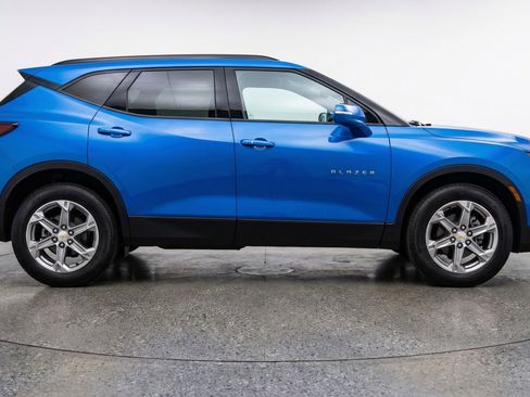 Used 2025 Chevrolet Blazer LT image 11