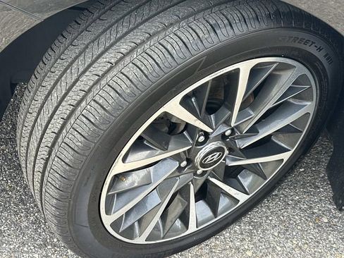 Used 2022 Hyundai Sonata Limited image 13