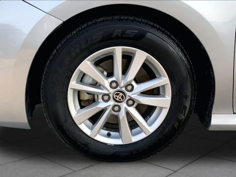 Used 2025 Toyota Camry LE FWD image 11