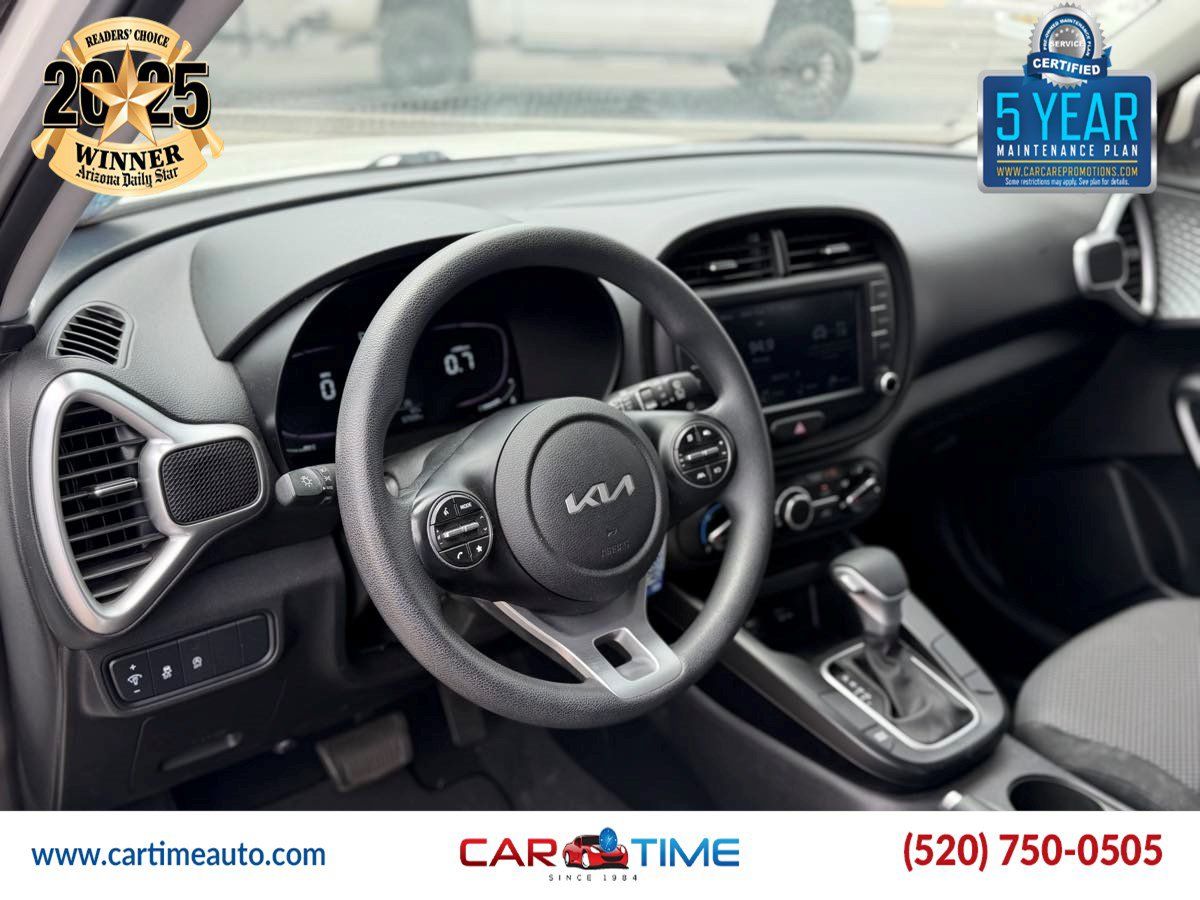 Used 2023 Kia Soul LX w/ LX Technology Package FWD image 6