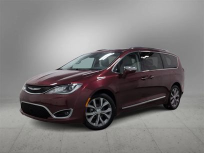 Certified 2019 Chrysler Pacifica Limited w/ Tire & Wheel Group