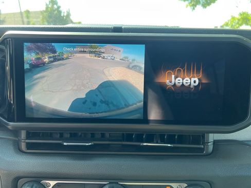 Used 2024 Jeep Wrangler Sport image 16