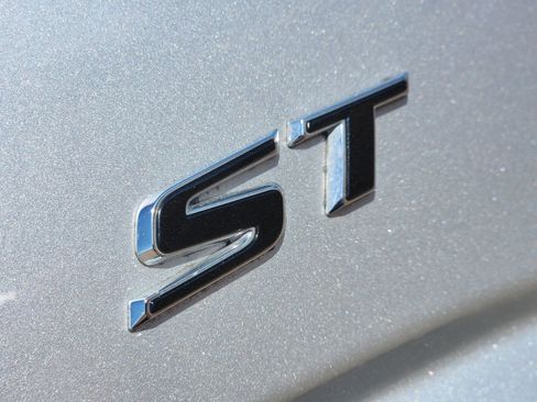 Used 2022 Buick Enclave Essence w/ Experience Buick Package image 16