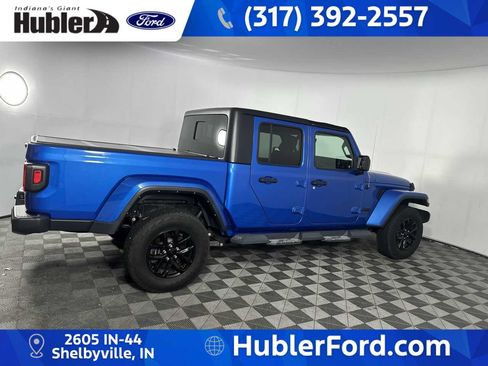 Used 2022 Jeep Gladiator Sport AWD/4WD image 9