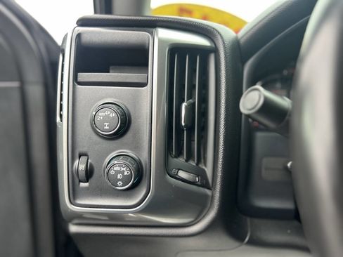 Used 2017 Chevrolet Silverado 1500 LT w/ Rally 2 Edition image 12