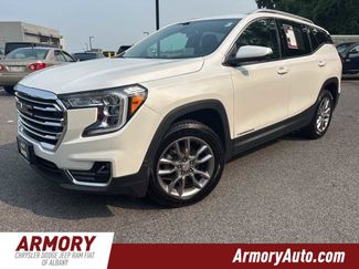 Used 2022 GMC Terrain SLT w/ Infotainment Package II image 1