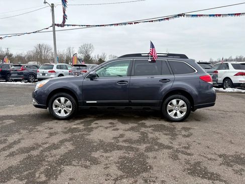 Used 2011 Subaru Outback 3.6R Limited image 2